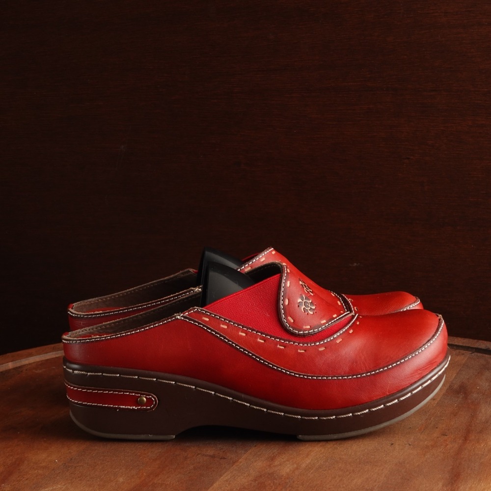 L'Artiste Clogs Womens SZ EU 37 US 6.5-7 Red Chino Boho Leather Granola Shoes